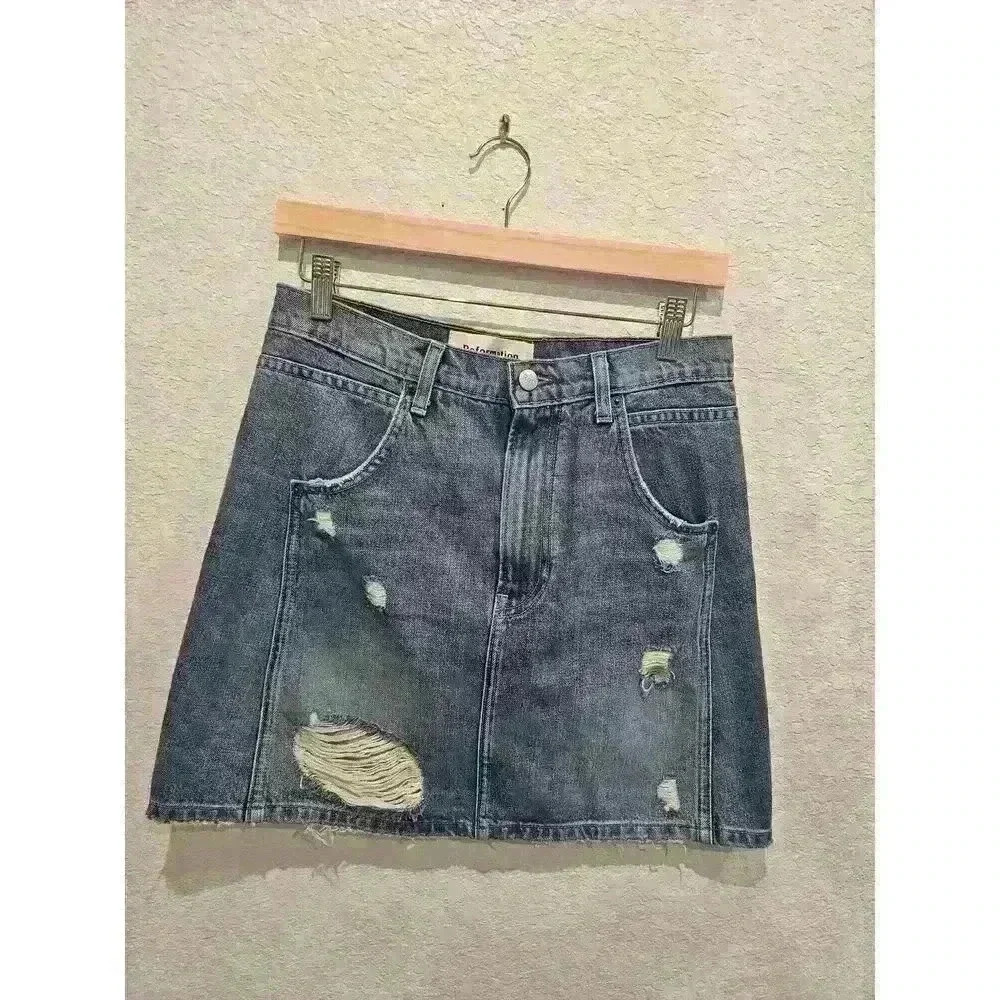 Reformation sami Denim Skirt. Sz 28